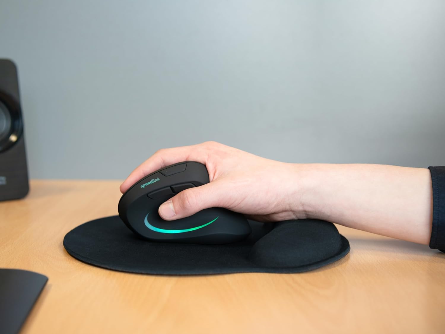 VELLU Memory Foam Mousepad - Ergonomic Mouse Mat with Memory Foam Palm Rest, Wrist Rest, Wrist Pad for Computer, PC, Notebook, Laptop, Non-Slip, Black - Image 5